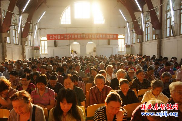 警钟长鸣，祝祷和平