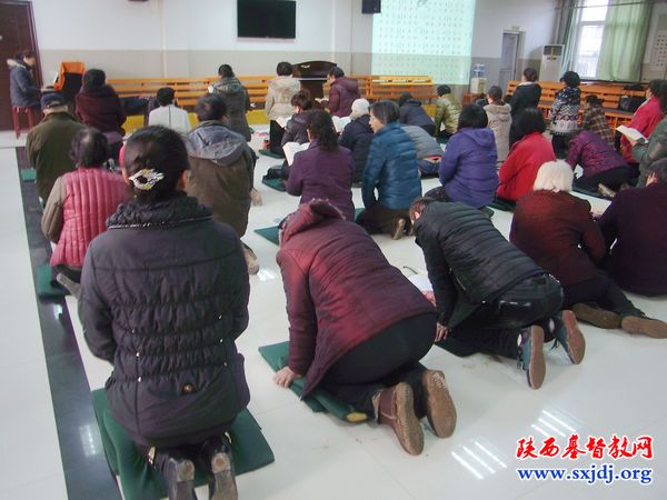 宝鸡市十里铺教会举办世界妇女公祷日“专题祷告会”(图2)