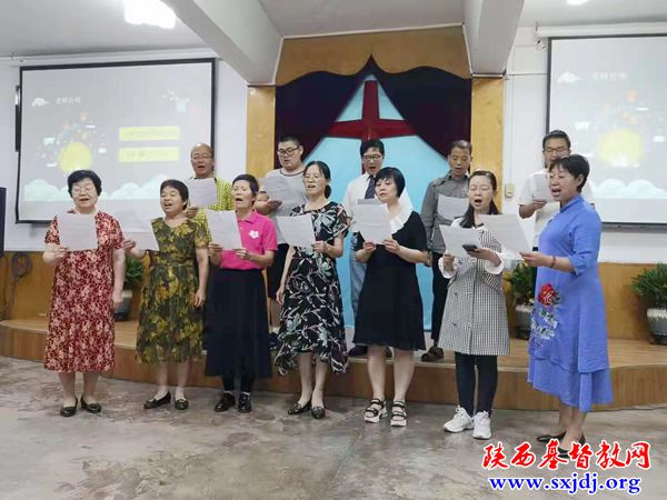 陕西圣经学校举办“爱聚中秋”师生联欢晚会(图4)