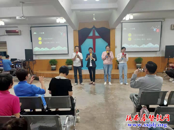 陕西圣经学校举办“爱聚中秋”师生联欢晚会(图7)